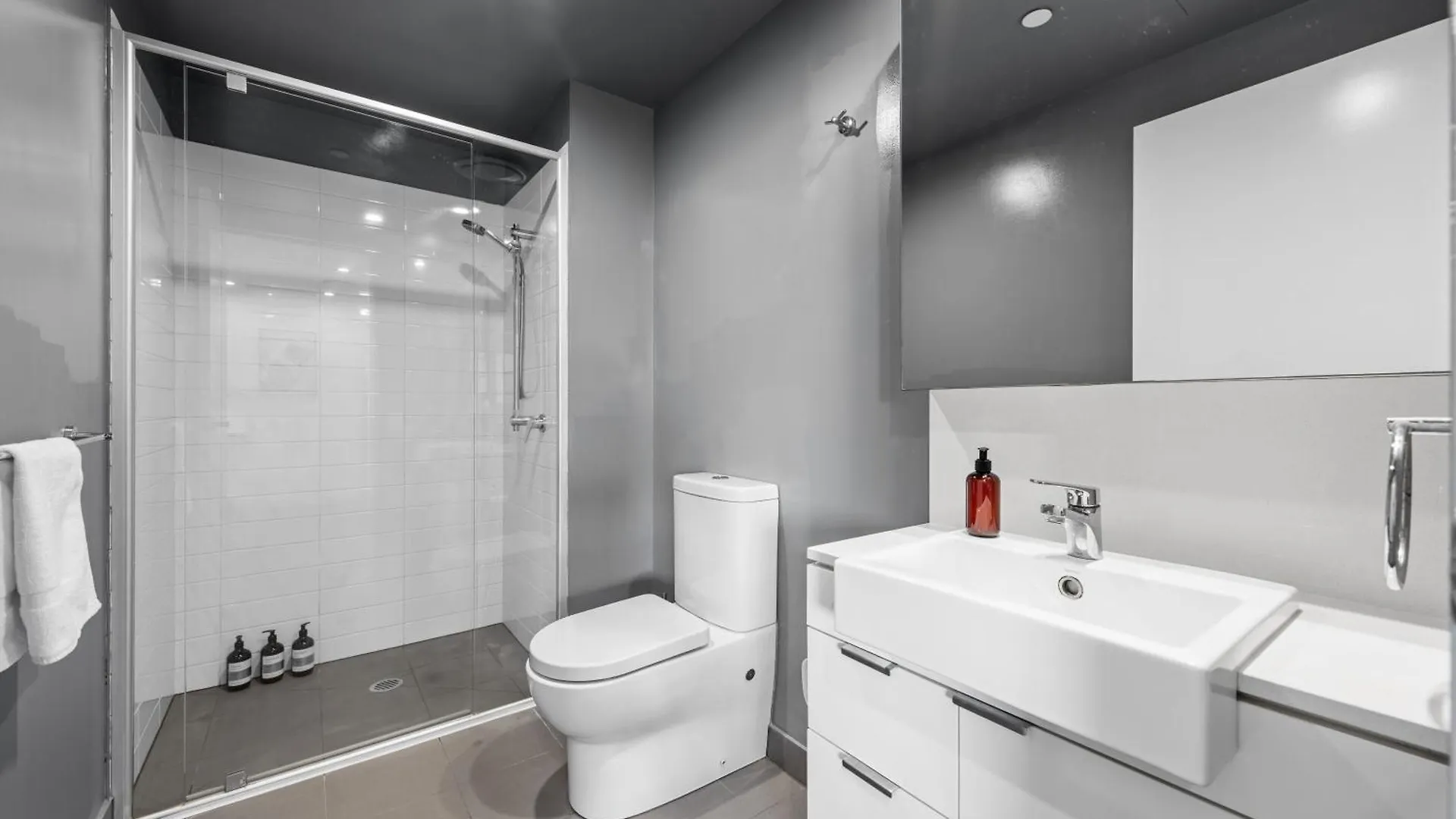 Central Apt Close To Hospital With Pool And Car Park! Brisbane Australië